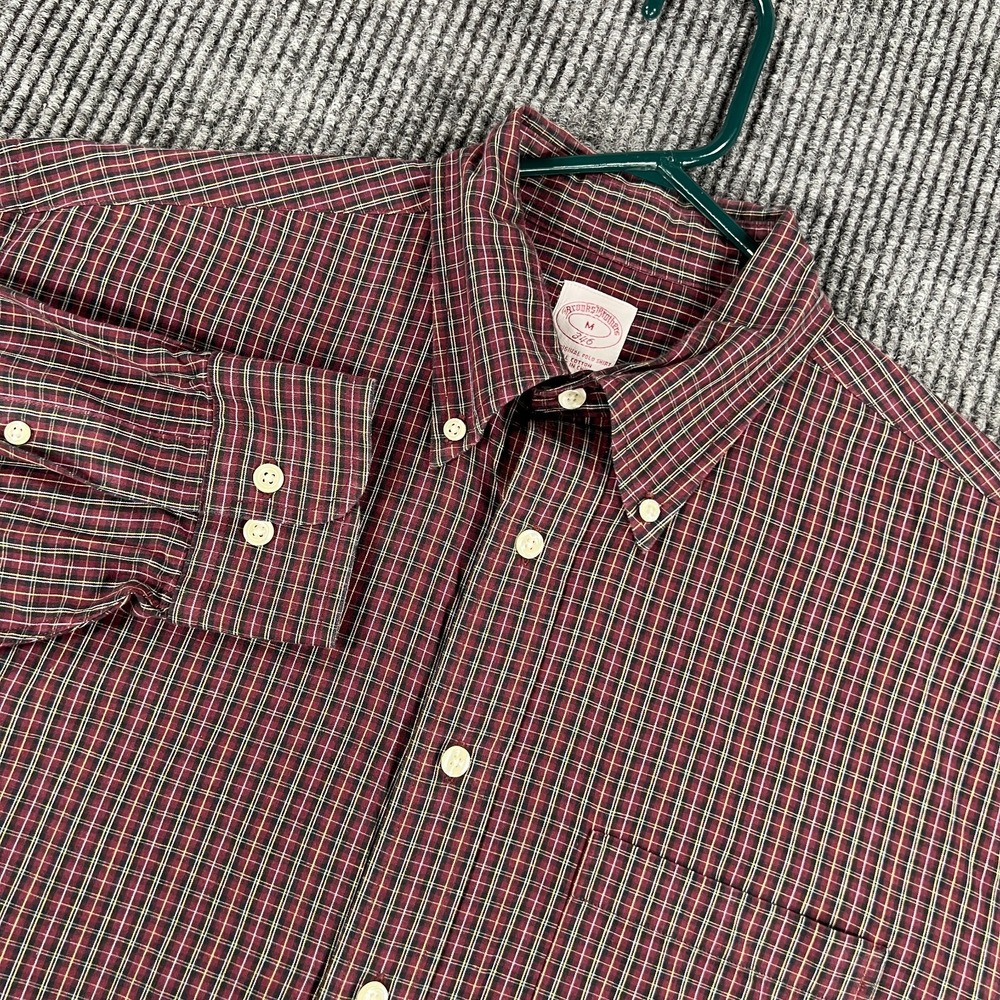 Brooks Brothers 346 Shirt Mens Medium Red Plaid Long Sleeve Button Down Casual